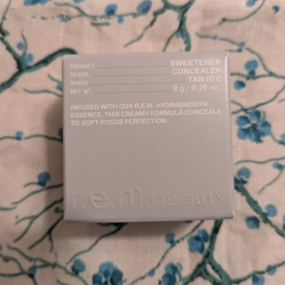 r.e.m. Rem beauty sweetener concealer Tan 10 C - New In Box - Picture 4 of 10